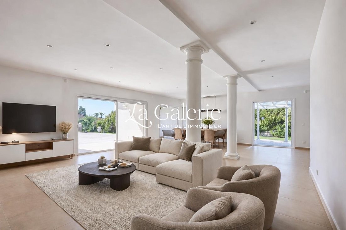 Villa in Centre Ville, Carqueiranne, France 3 - 18369642