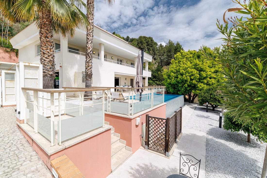 Villa in Èze, Provence-Alpes-Côte d'Azur, France 3 - 18365079