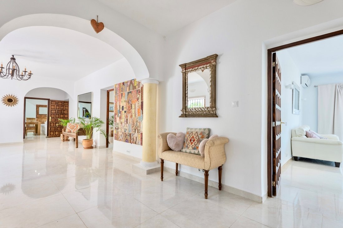 Villa in Guadalmina Alta, San Pedro de Alcantara, Spain 3 - 18364451