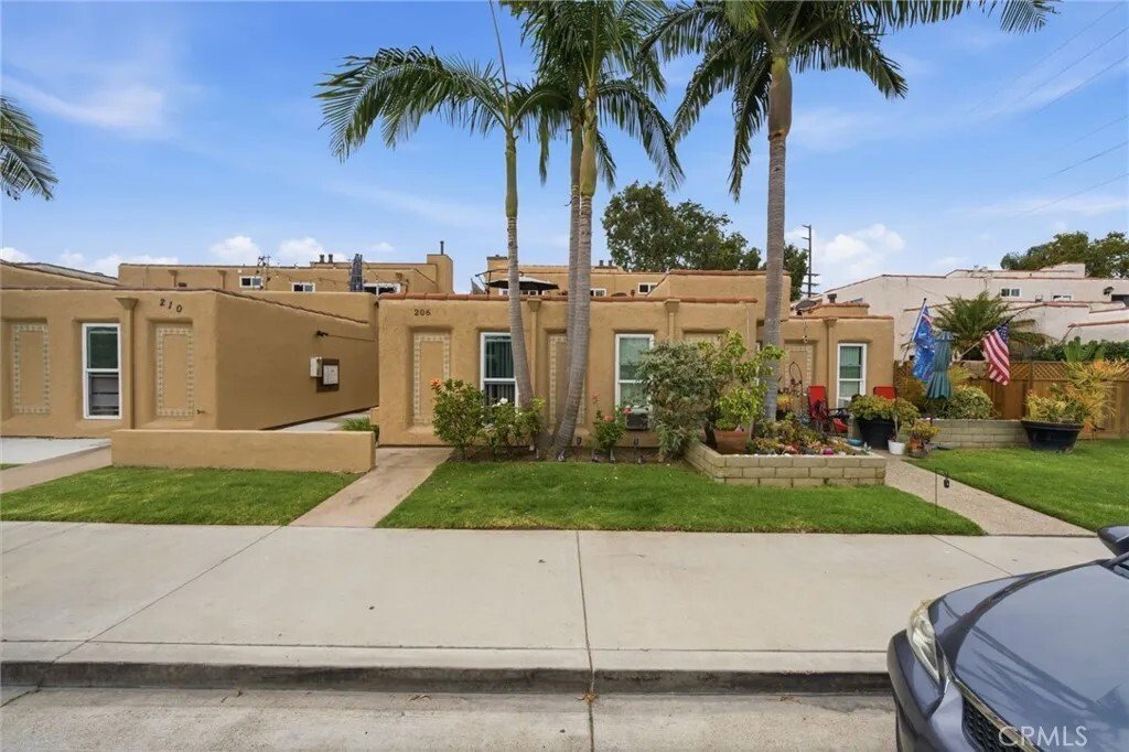 Huntington Beach, California, United States 2 - 18366199