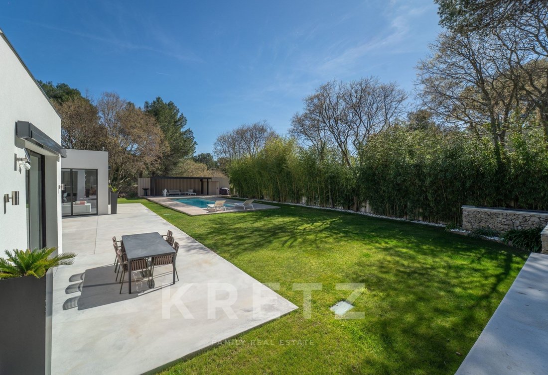 Villa in Camplanier, Nimes, France 2 - 18369397