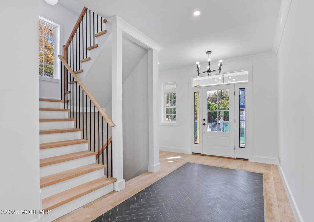 Long Branch, New Jersey, United States 2 - 18366997