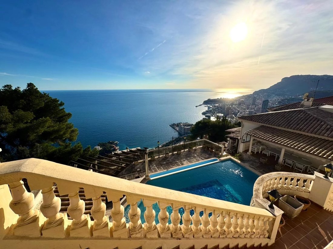 House in Village-Cros de Caste-Coupiere-Mont Gros, Roquebrune-Cap-Martin, France 1 - 18365074