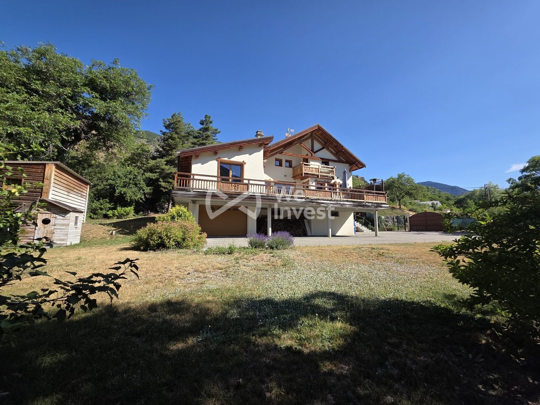 Chalet in Briançon, Provence-Alpes-Côte d'Azur, France 2 - 18315557