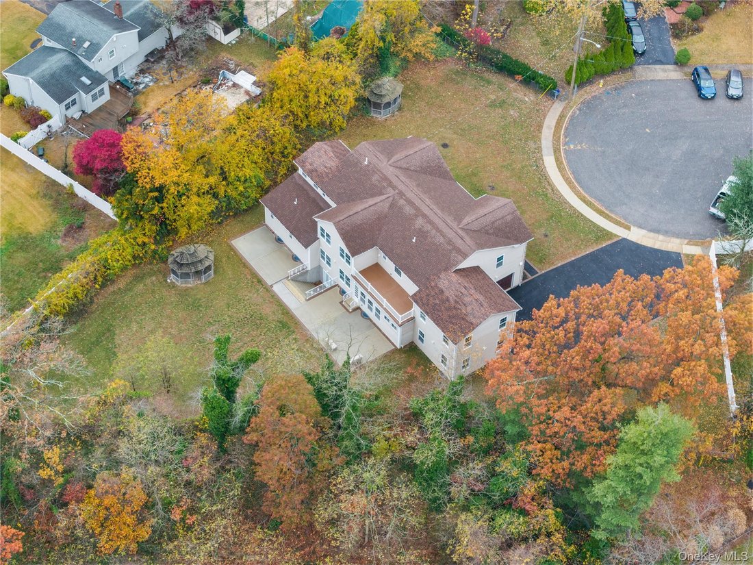 House in Wyandanch, New York, United States 4 - 18365297