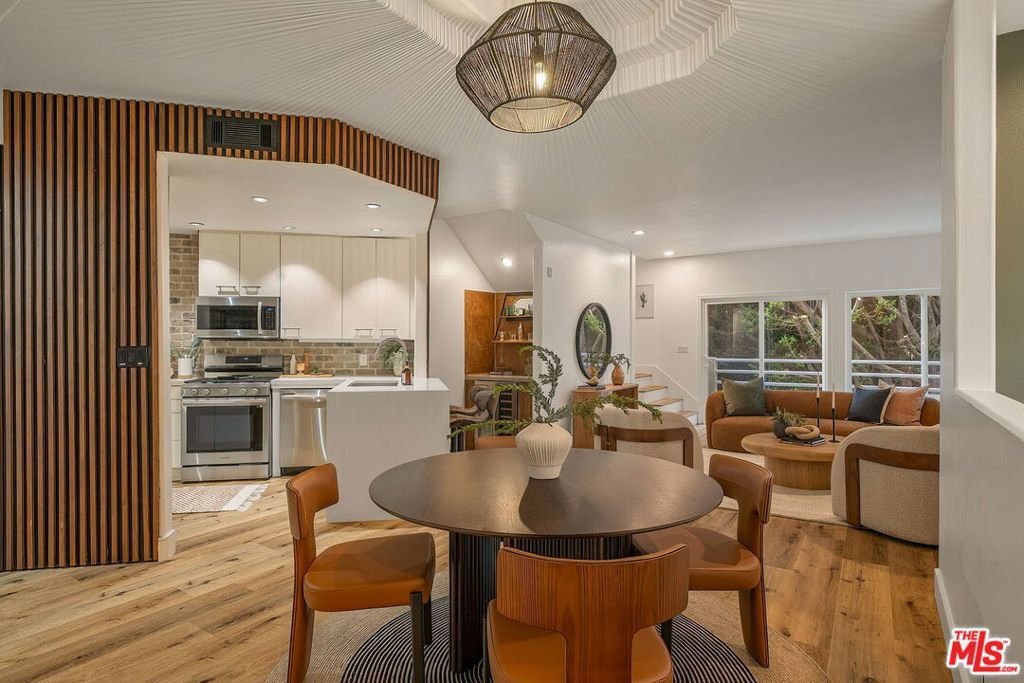 Condo in Los Angeles, California, United States 3 - 18354960