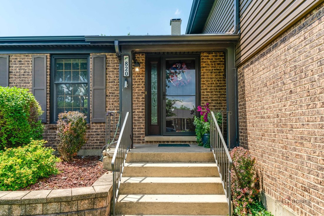 House in Schaumburg, Illinois, United States 3 - 18365633