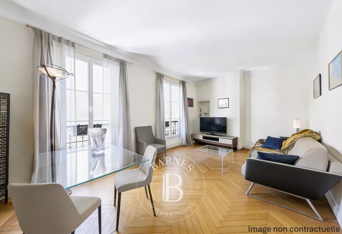 Apartment in Ecole Militaire, Paris 7e Arrondissement, Paris 1 - 18053237