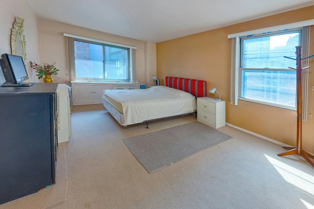 Condo in New York, New York, United States 3 - 18354621