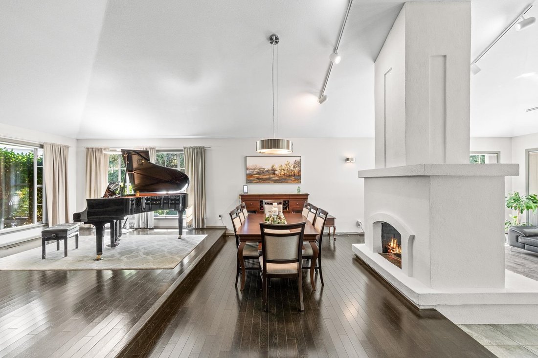 House in Surrey, British Columbia, Canada 2 - 18369602