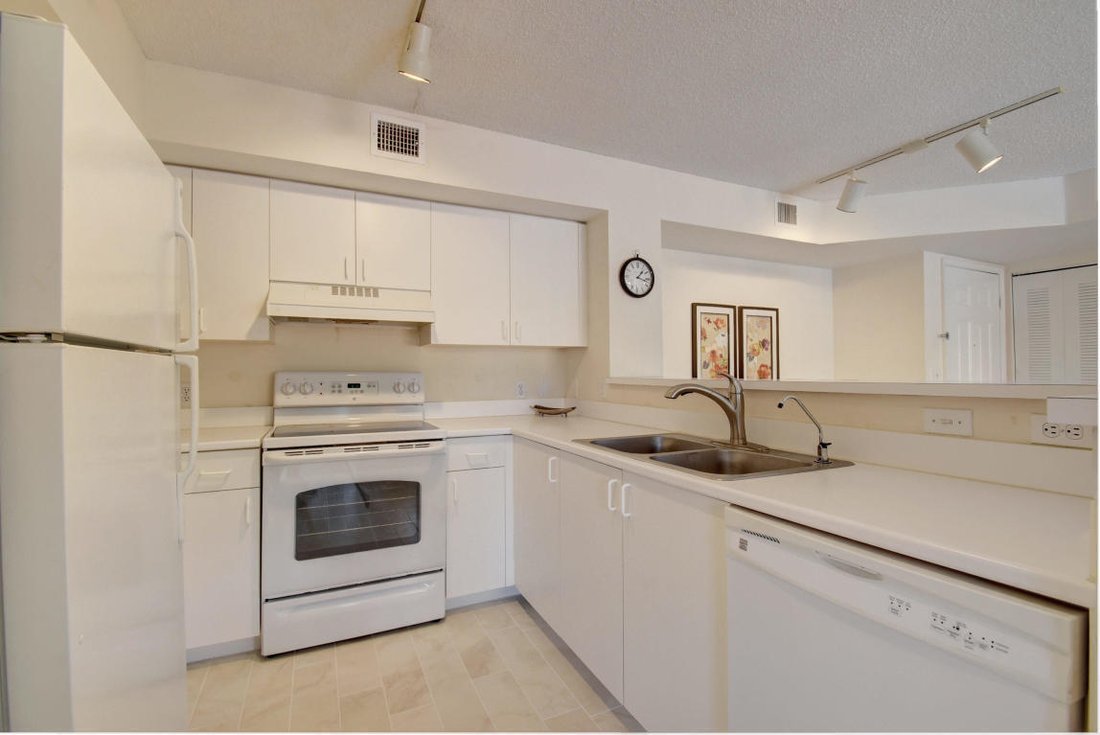 Condo in Lantana, Florida, United States 1 - 18367038