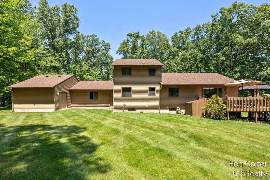 House in Lowell, Michigan, United States 3 - 18366804