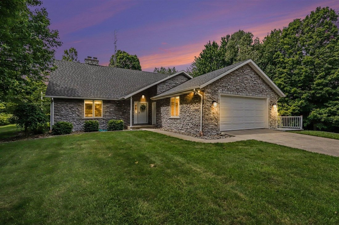 House in Three Rivers, Michigan, United States 2 - 18326805