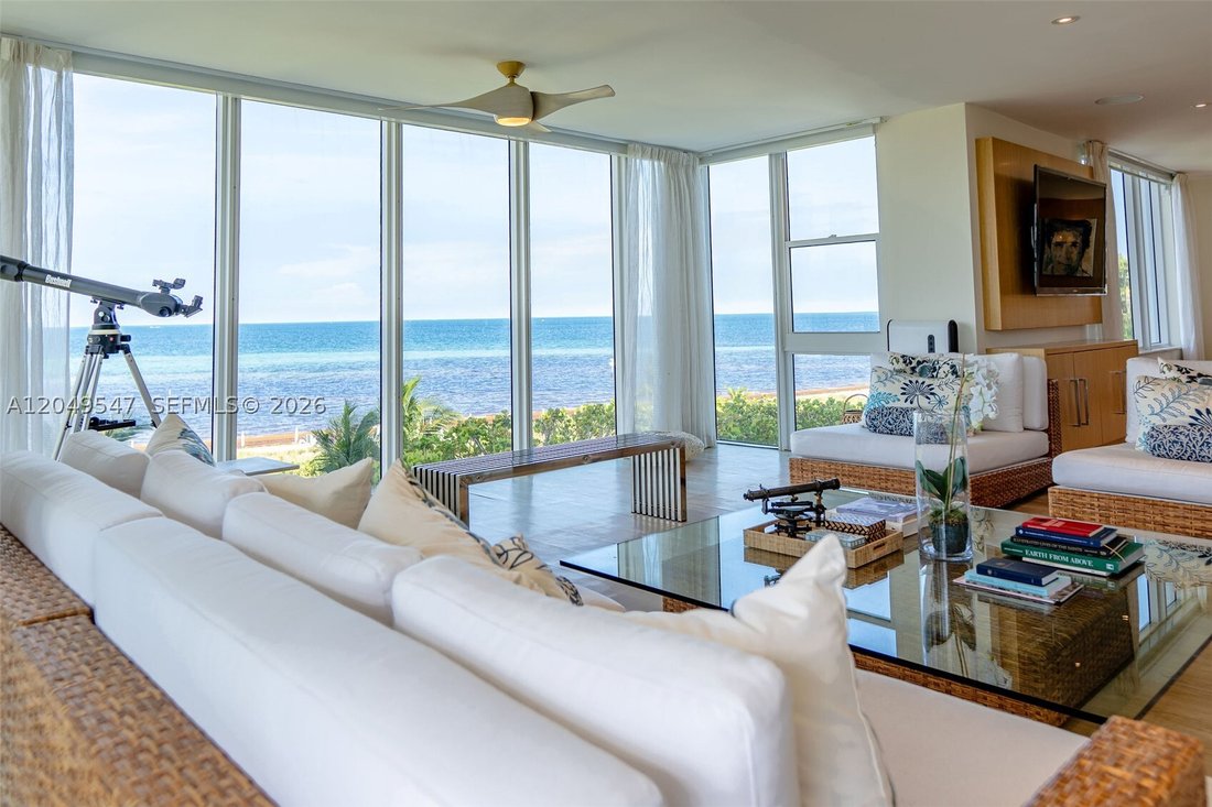 Co Op in Key Biscayne, Florida, United States 2 - 18366132