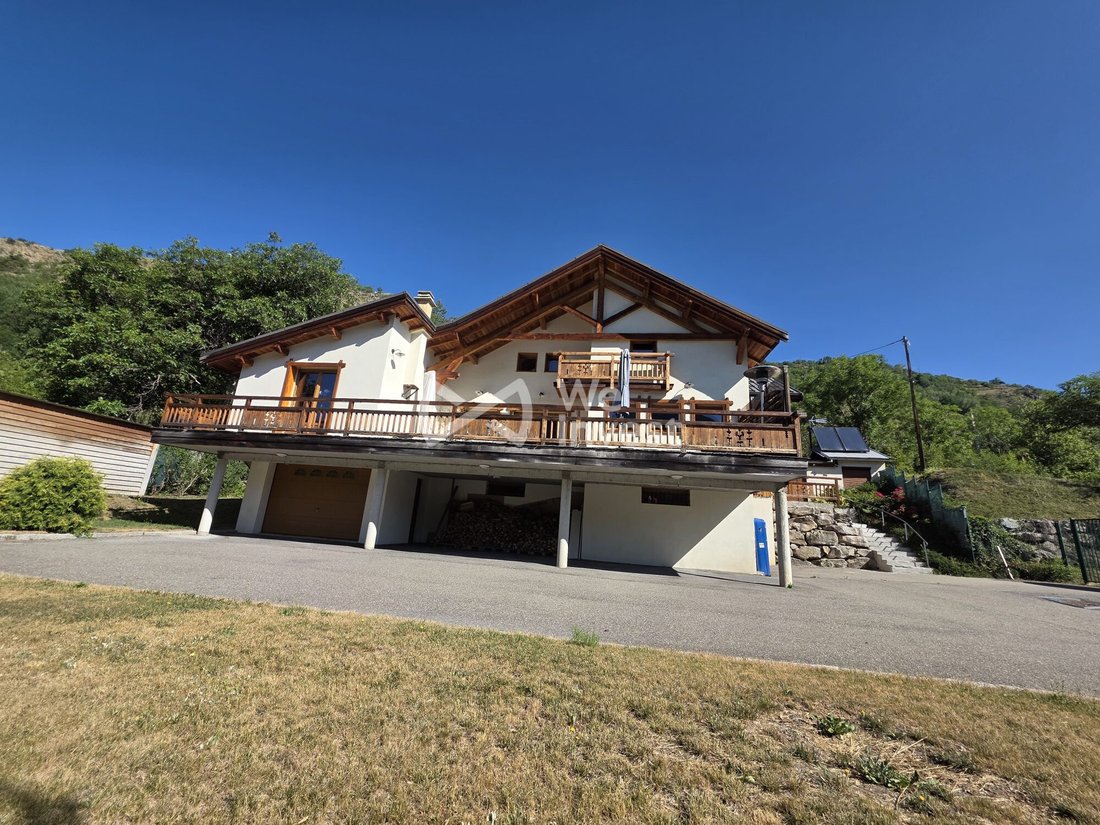 Chalet in Briançon, Provence-Alpes-Côte d'Azur, France 1 - 18315557