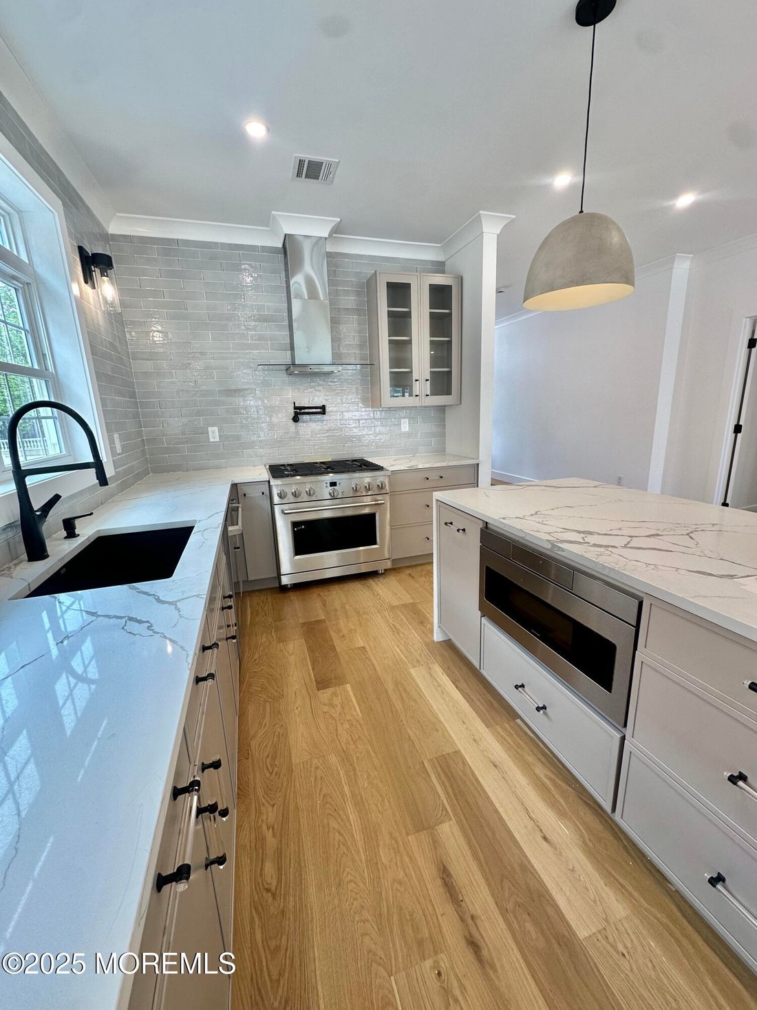 Long Branch, New Jersey, United States 5 - 18366997