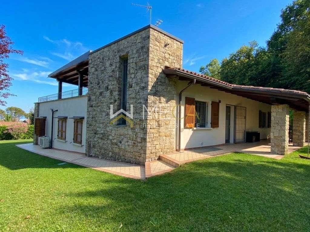 Villa in San Felice del Benaco, Lombardy, Italy 2 - 18365359