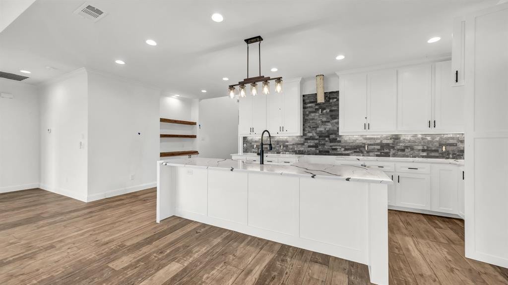 House in Granbury, Texas, United States 5 - 18366729