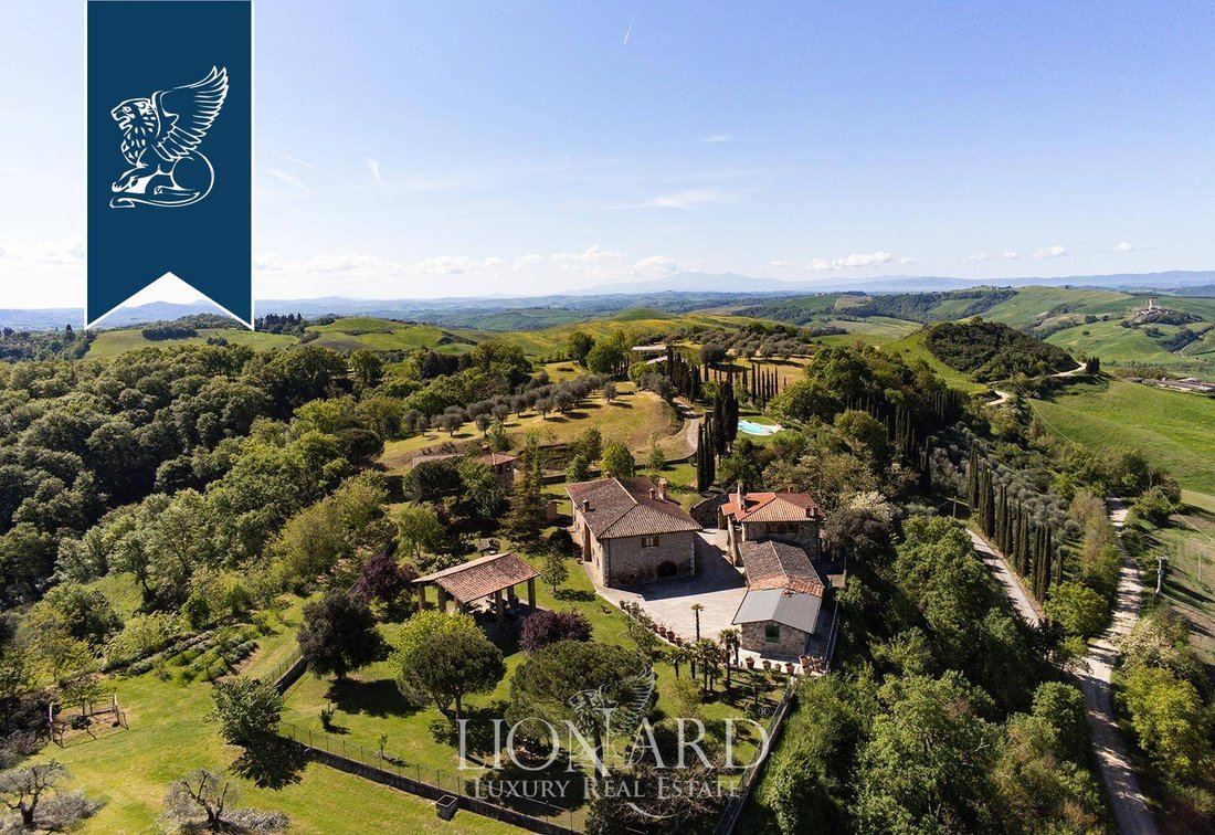 Villa in Asciano, Tuscany, Italy 4 - 18367259
