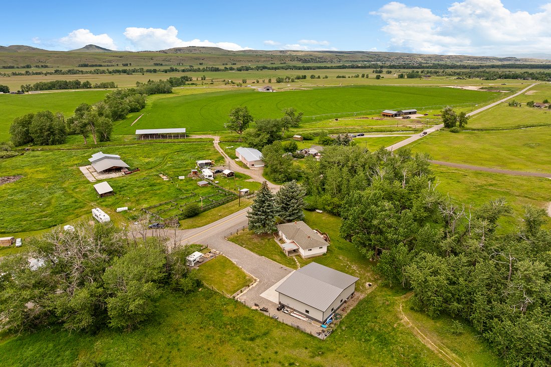 House in Gallatin Gateway, Montana, United States 4 - 18363822