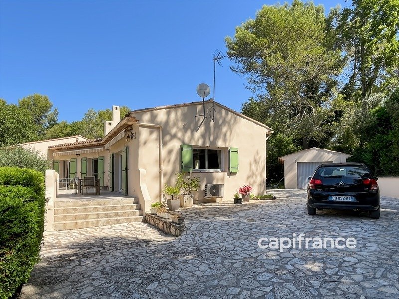 Villa in Bagnols-en-Forêt, Provence-Alpes-Côte d'Azur, France 4 - 18366110
