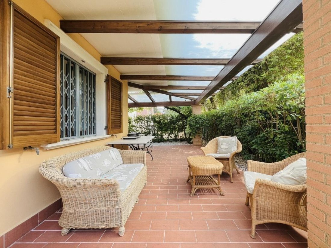Country House in Ronchi, Massa, Italy 2 - 18366884