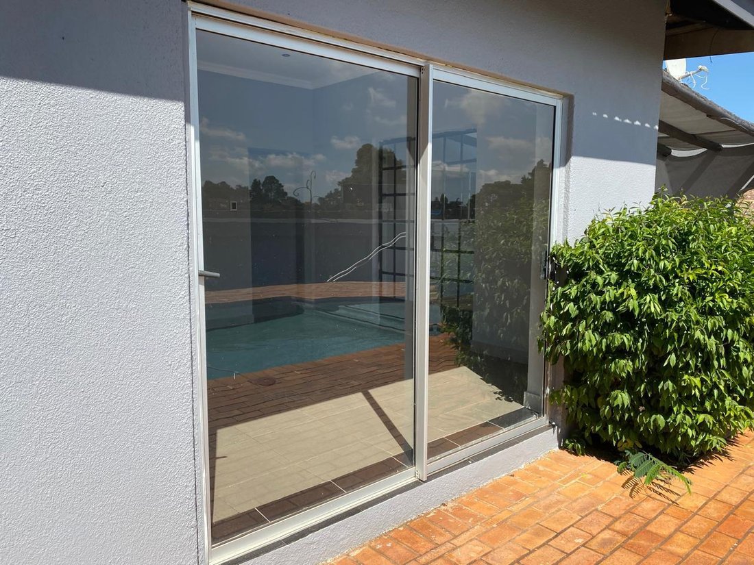 Estate in Benoni North AH, Gauteng, South Africa 5 - 18369095