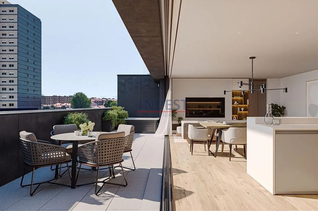 Apartment in Matosinhos e Leca da Palmeira, Porto District, Portugal 1 - 18367385