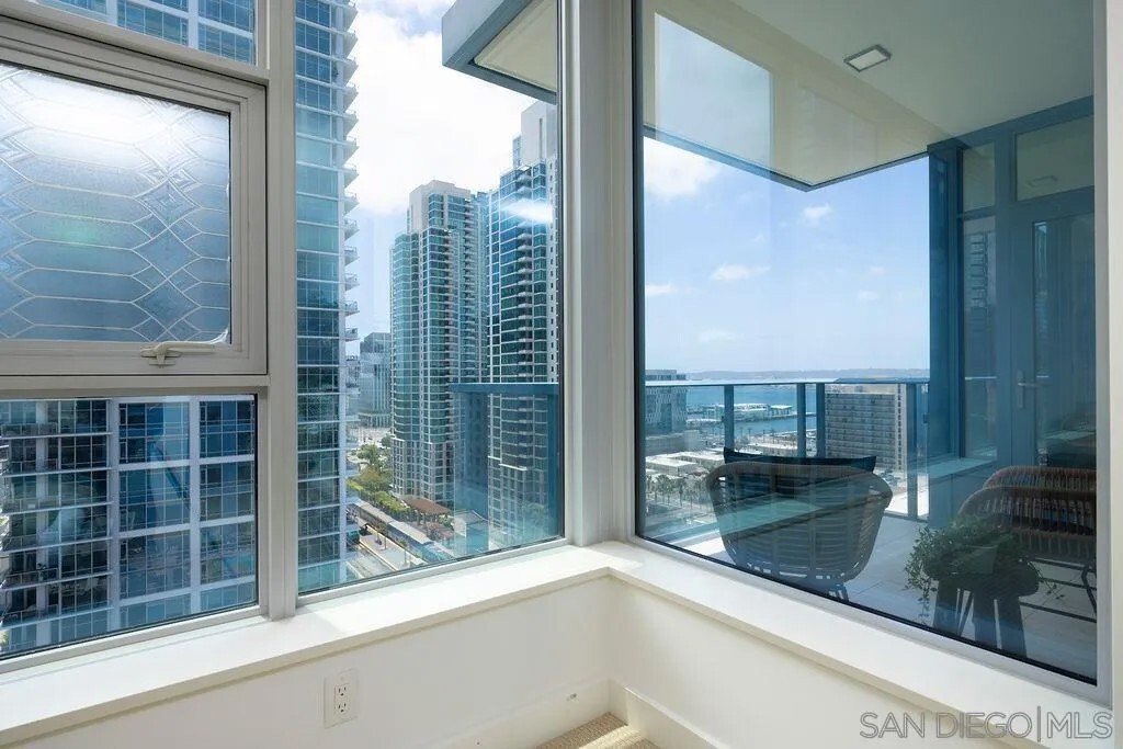 Condo in San Diego, California, United States 5 - 18366283