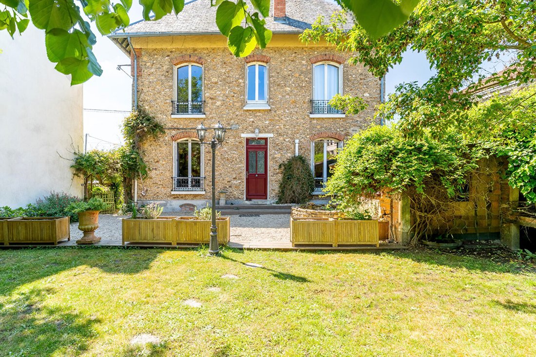 Villa in Forges-les-Bains, Ile-de-France, France 1 - 18367438
