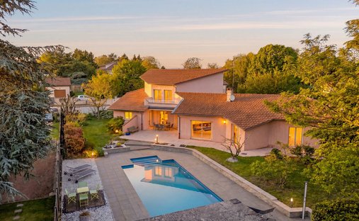 Villa in Chassieu le Bas, Chassieu, France 1