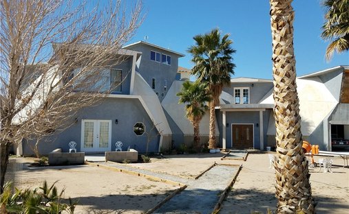 House in Newberry Springs, California, United States 1
