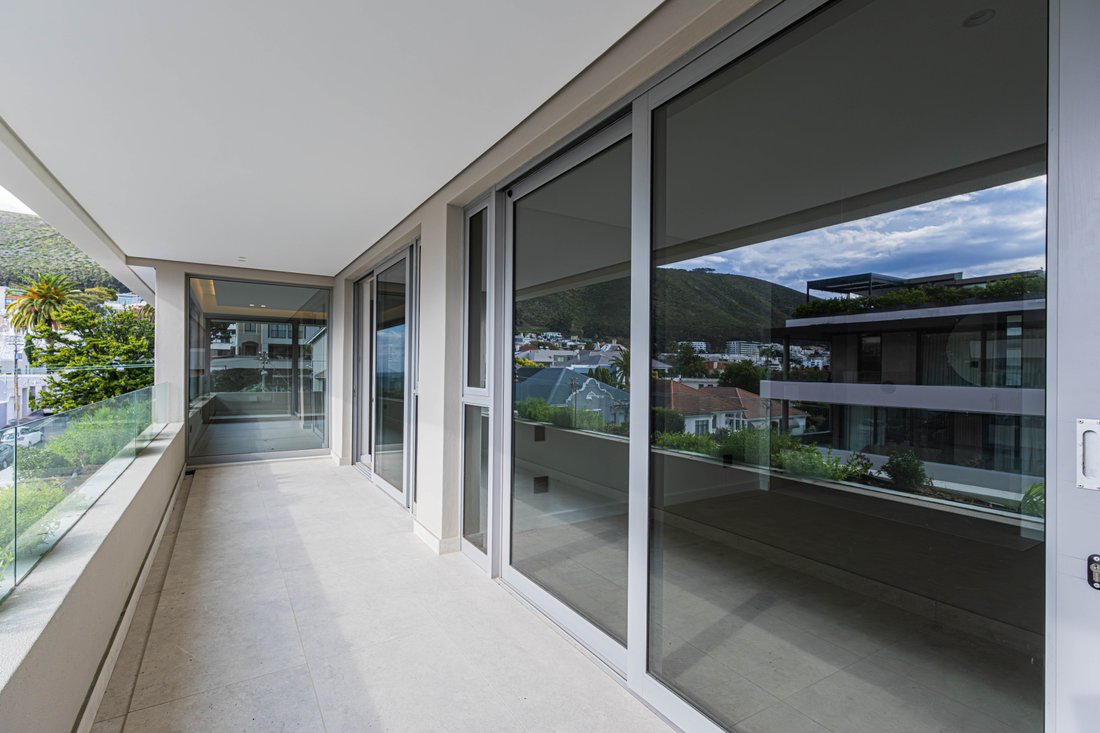 Apartment in Fresnaye, Bakoven, Cape Town 4 - 18369143