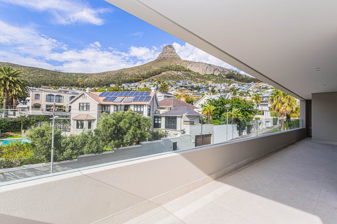 Apartment in Fresnaye, Bakoven, Cape Town 2 - 18369143