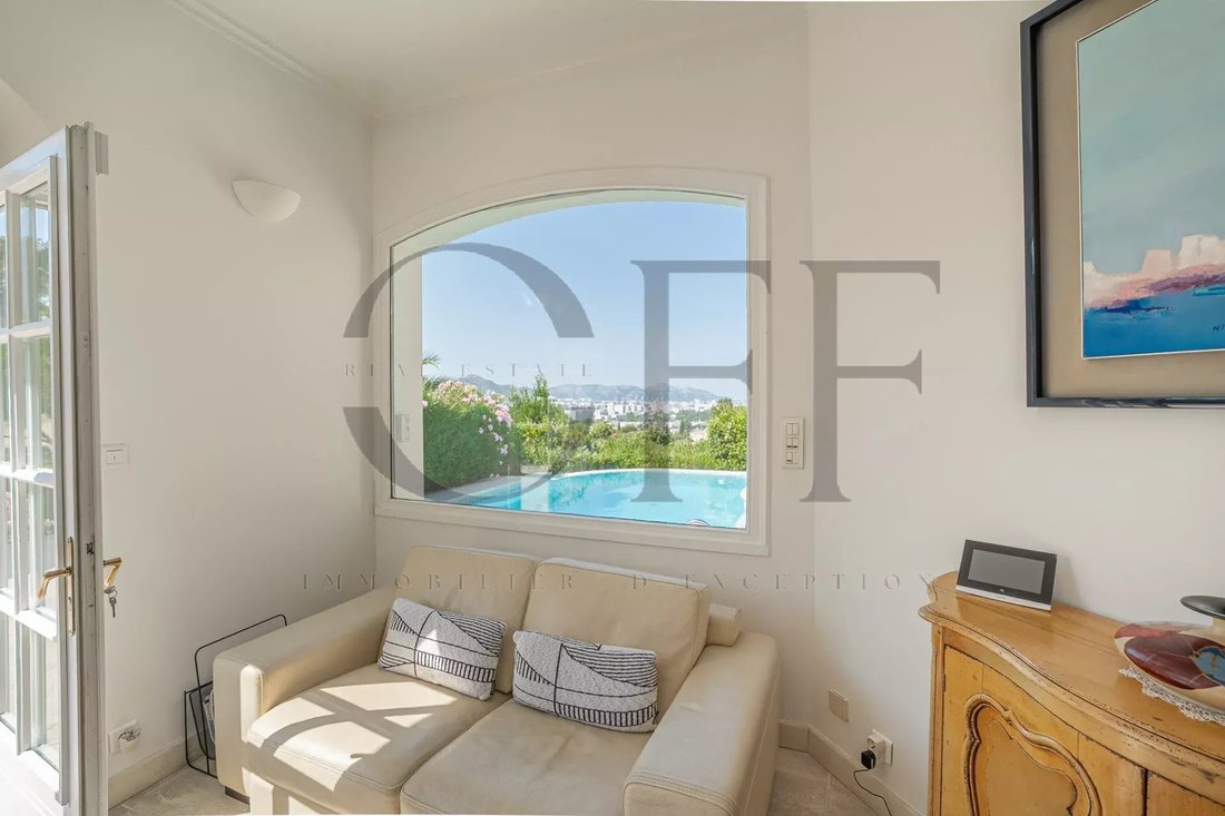 Villa in Les Caillols, Marseille, Provence-Alpes-Côte d'Azur 5 - 18144388
