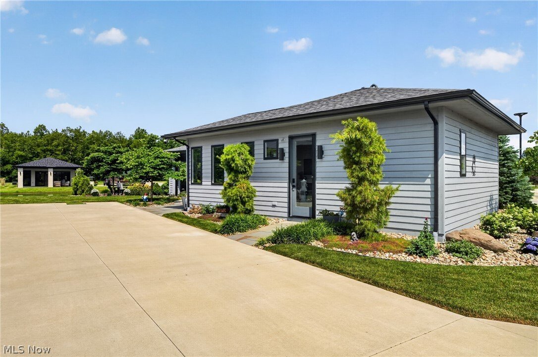 House in Geneva, Ohio, United States 2 - 18366353