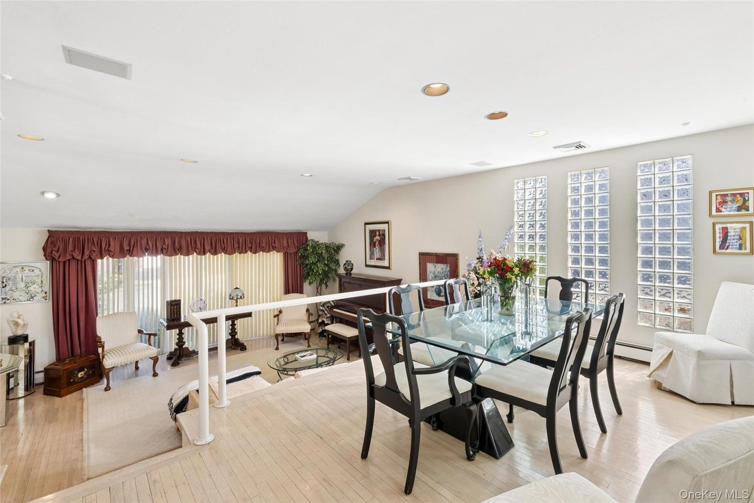 House in Merrick, New York, United States 5 - 18341066