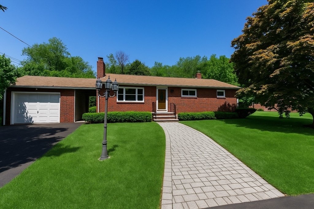 House in Saugus, Massachusetts, United States 1 - 18366833