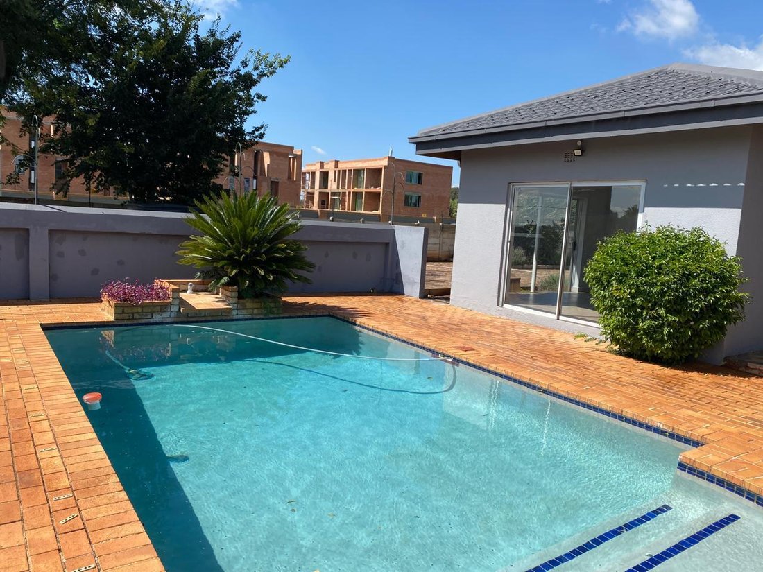 Estate in Benoni North AH, Gauteng, South Africa 2 - 18369095