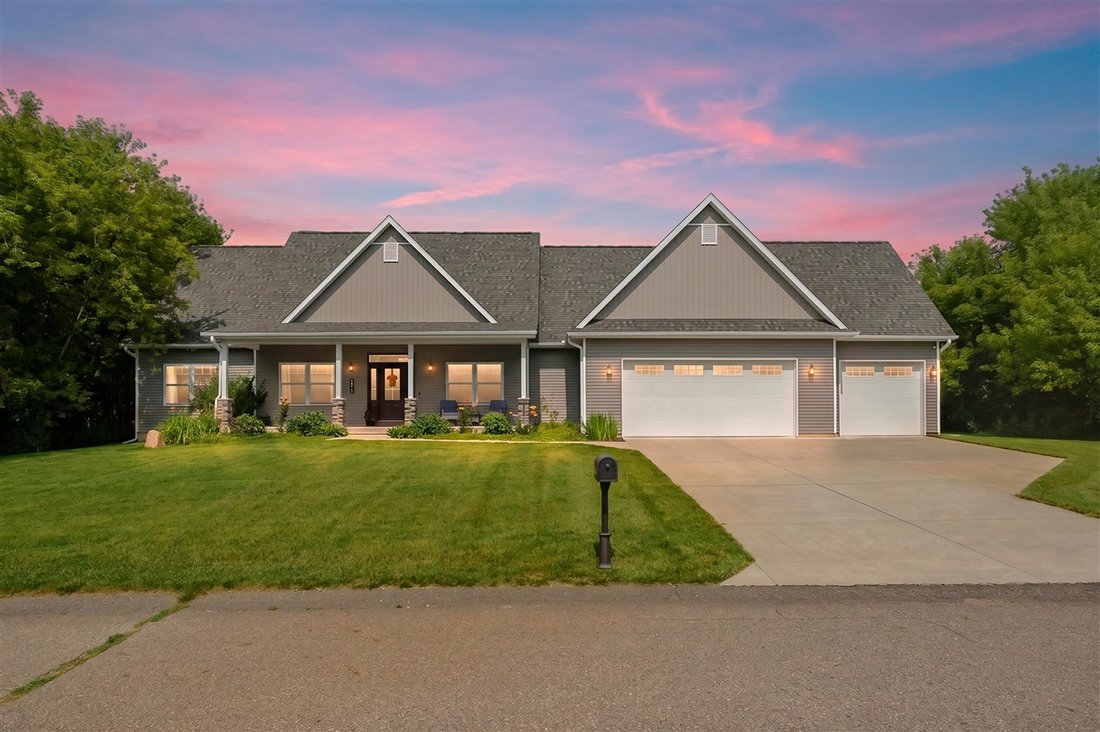 House in Augusta, Michigan, United States 1 - 18366799