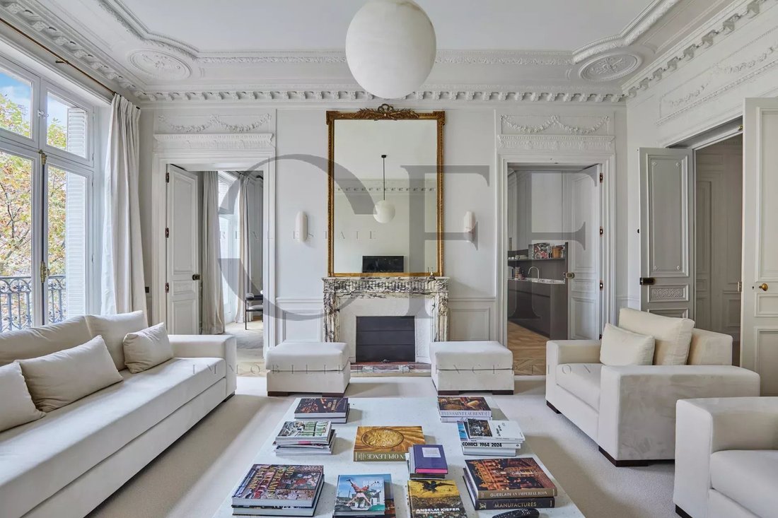 Apartment in Triangle d'Or, Paris 8e Arrondissement, Paris 1 - 15315367