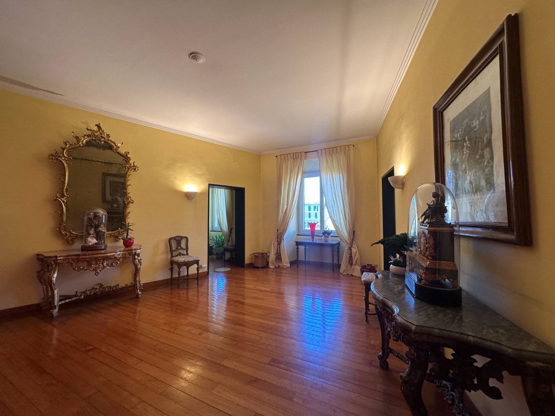 Apartment in City Center, Genoa, Liguria 4 - 18369488