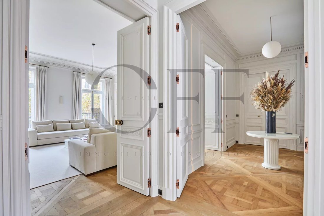 Apartment in Triangle d'Or, Paris 8e Arrondissement, Paris 5 - 15315367