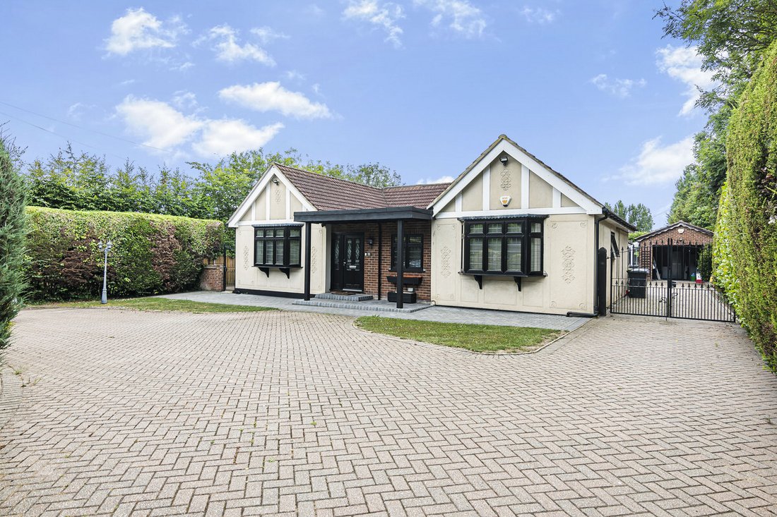 House in Stapleford Abbotts, England 1 - 18367208