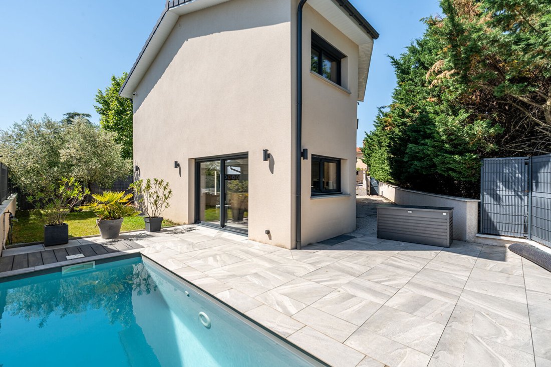 Villa in Charly, Auvergne-Rhône-Alpes, France 2 - 18367821