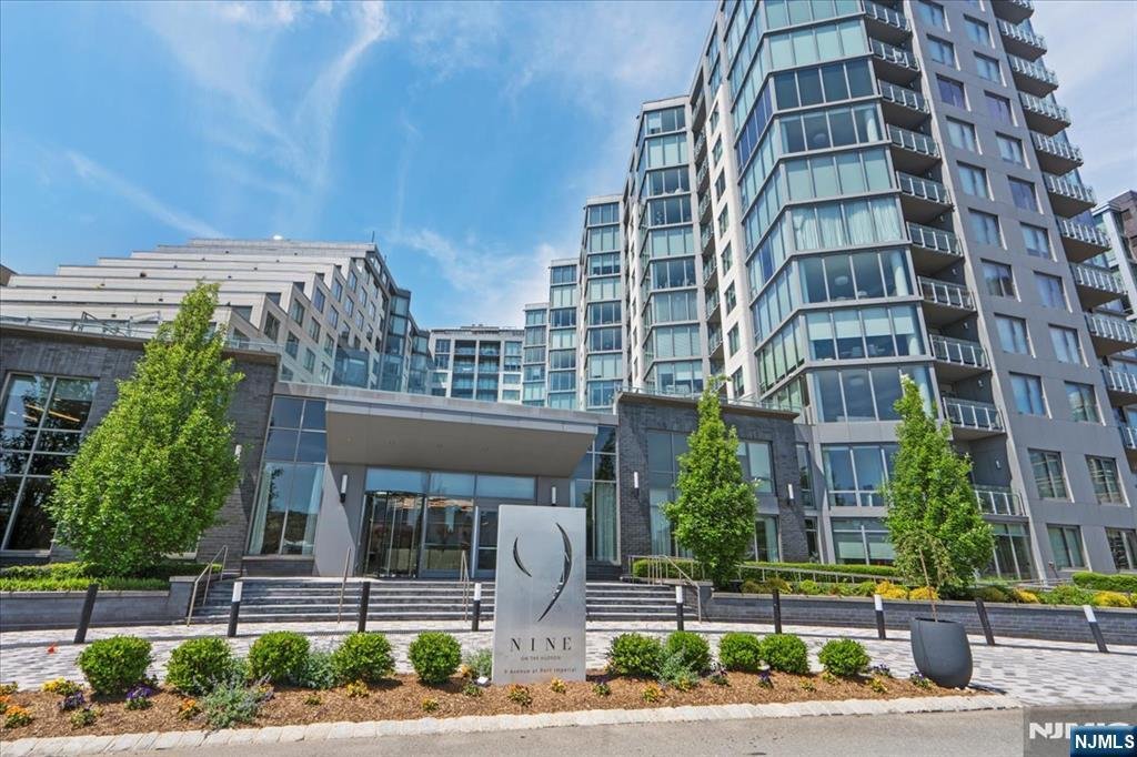 Condo in Guttenberg, New Jersey, United States 3 - 18366436