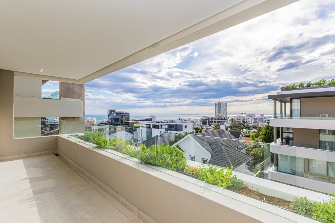 Apartment in Fresnaye, Bakoven, Cape Town 3 - 18369143