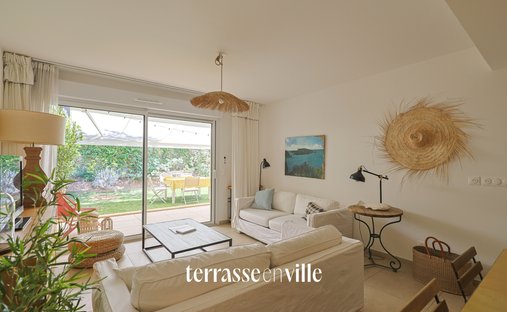 Apartment in Aguillon, Toulon, France 1