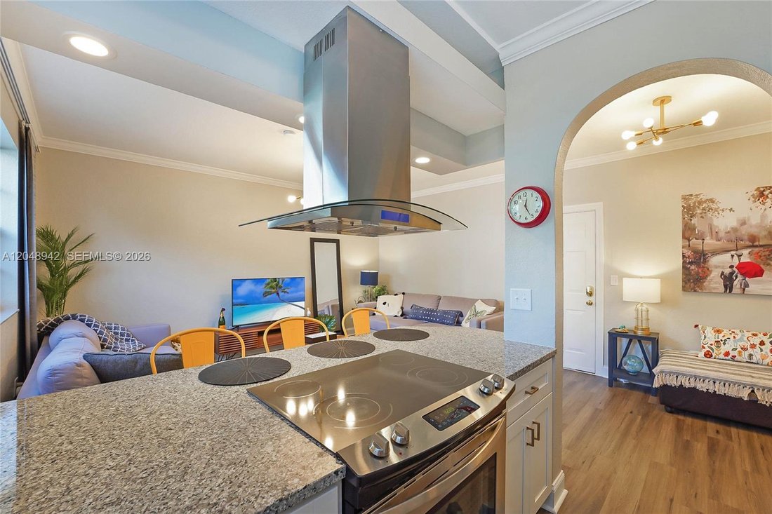 Condo in Miami Beach, Florida, United States 5 - 18367030