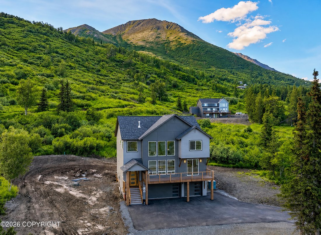 House in Anchorage, Alaska, United States 1 - 18370286